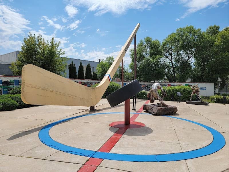 World's Largest Hockey Stick - Image 2