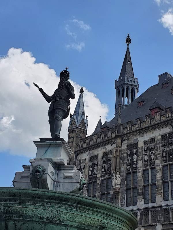 Karlsbrunnen - Image 1