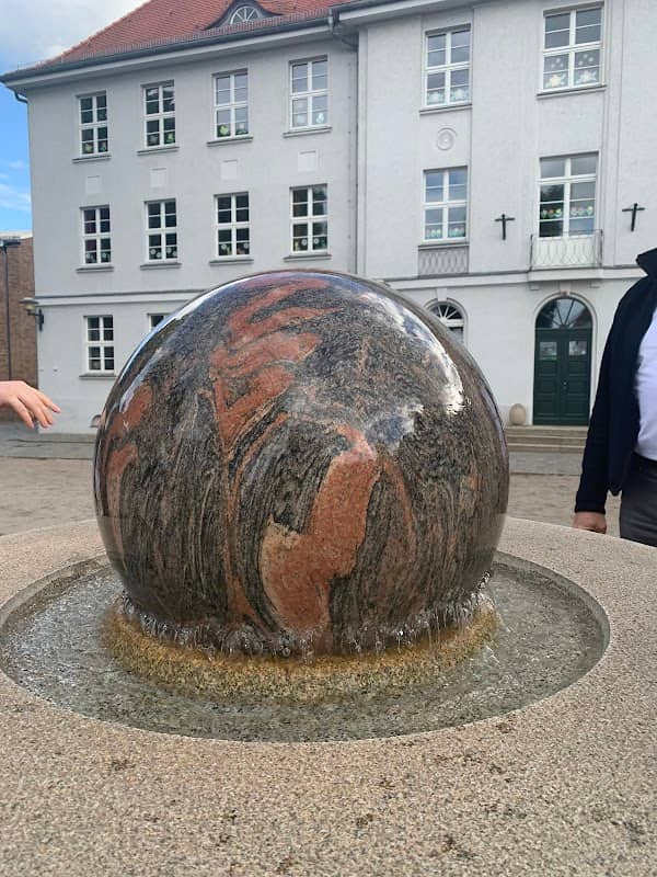 Die drehende Kugel - Image 1