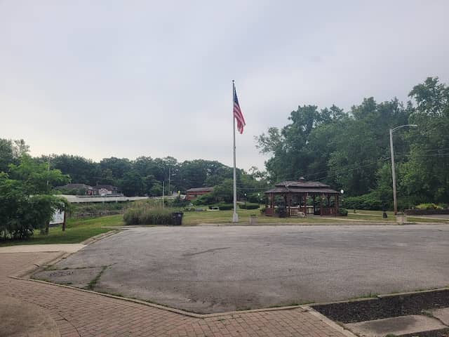 Veterans Park - Image 1