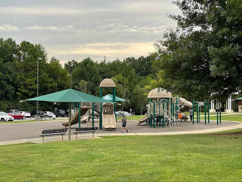 Veterans Park - Image 1