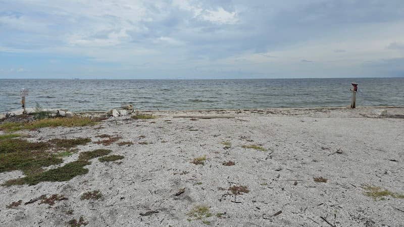 Poinsettia Road Public Beach Access - Image 2