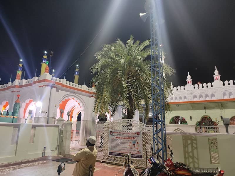 Ameen Peer Dargah Ground - Image 2