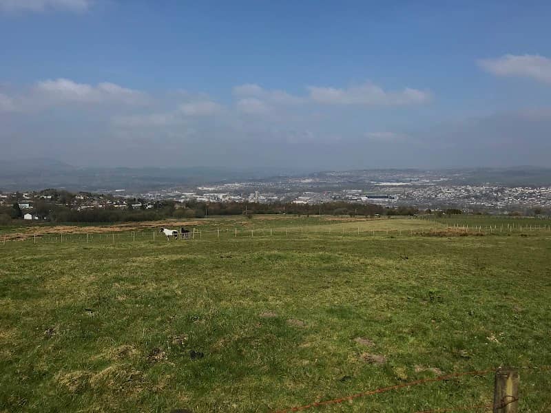 Healey Heights - Image 1