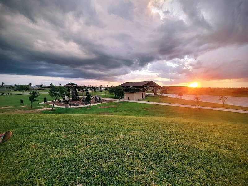 Tres Lagos Park - Image 1