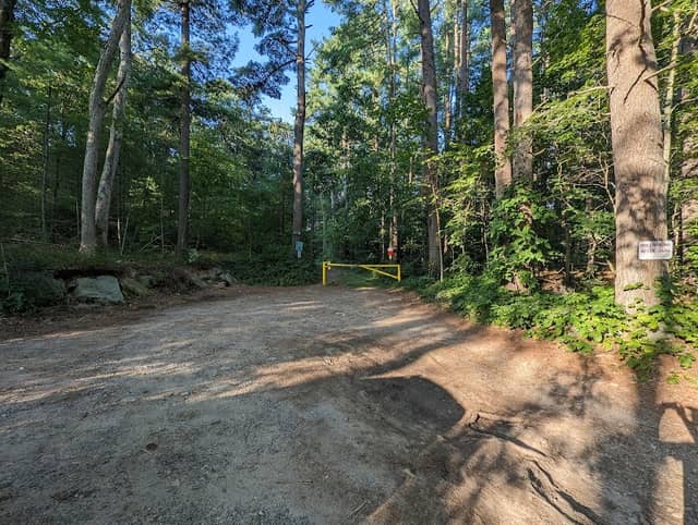 Bay Circuit Trail Parking Lot - Image 1