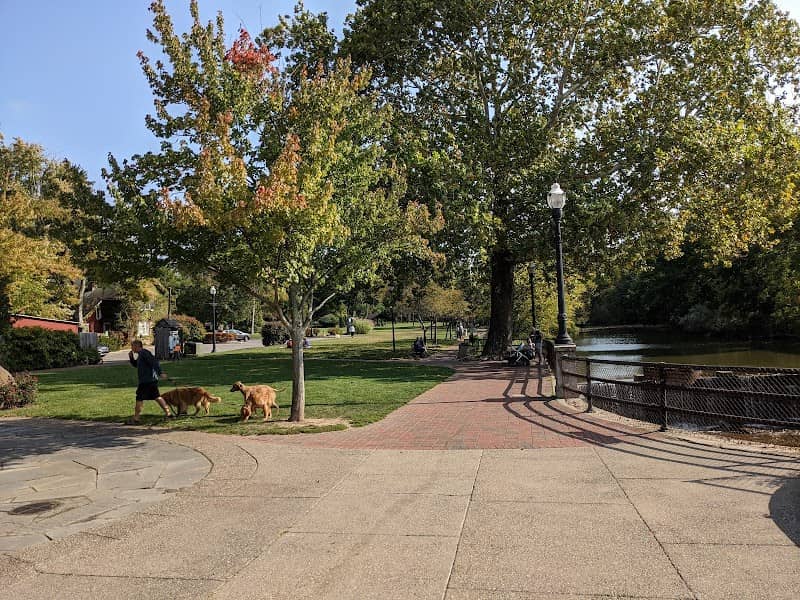 Riverside Park - Image 1