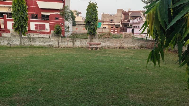 Green enclave Park - Image 1