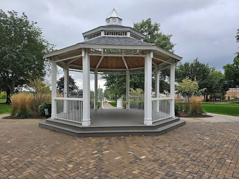 Towne Center Park - Image 1