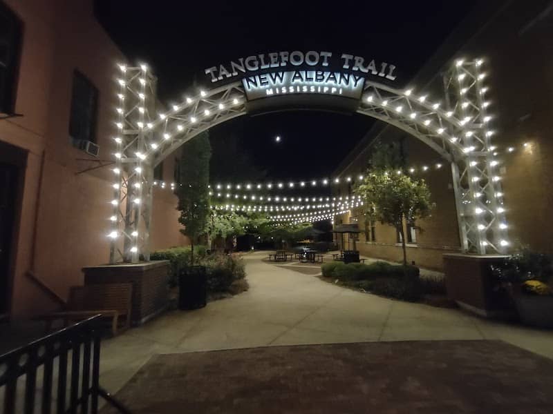 Tanglefoot Trail Plaza - Image 2