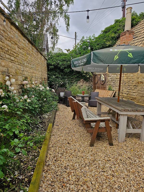 The Green Dragon at Ryhall - Image 1