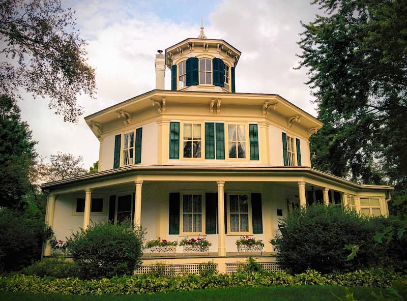 Octagon House Museum - Image 1