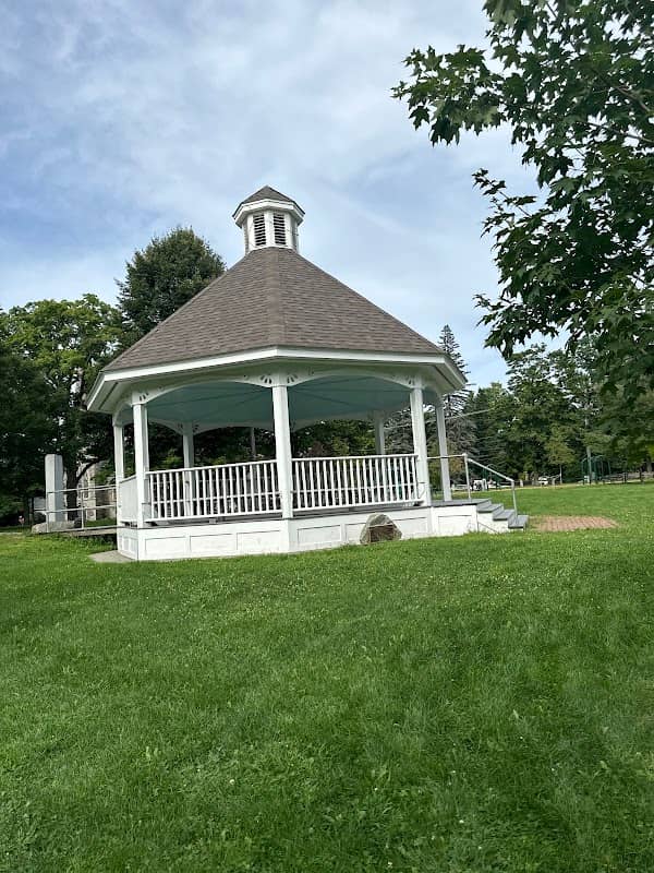 Brunswick Square - Image 1