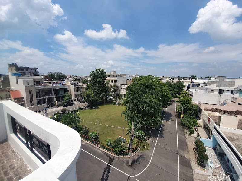 Kids Park Block C Kitchlu Nagar - Image 1