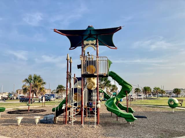 Roberts Point Park - Image 1