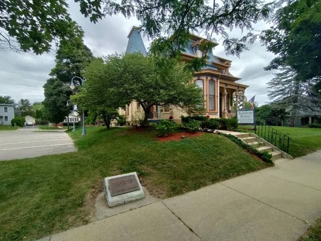 Flat Iron Park - Image 2