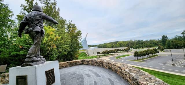LtGen Lewis "Chesty" Puller Monument - Image 2