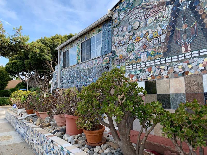 Farnam House - Image 1