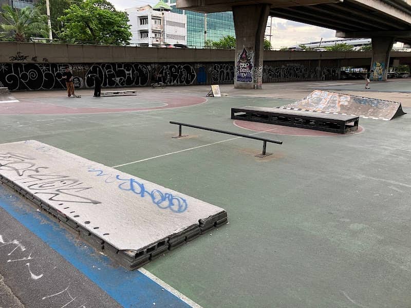 South Expressway Ratchaprasong Park - Image 1