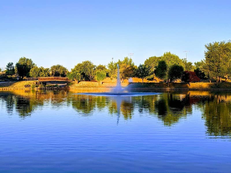 Urban Forest Lakes Park - Image 2