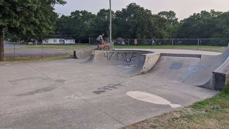 Russellville Skate Park - Image 1