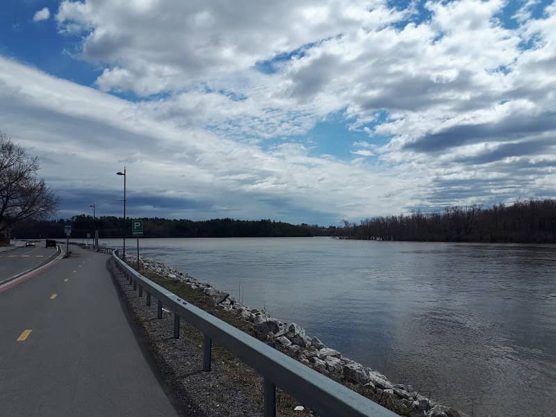 La Baie Park - Image 1