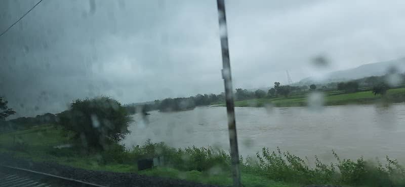 Daran River View from train - Image 1