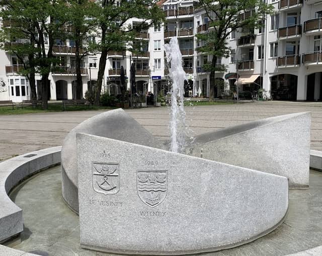 Partnerschaftsbrunnen - Image 1