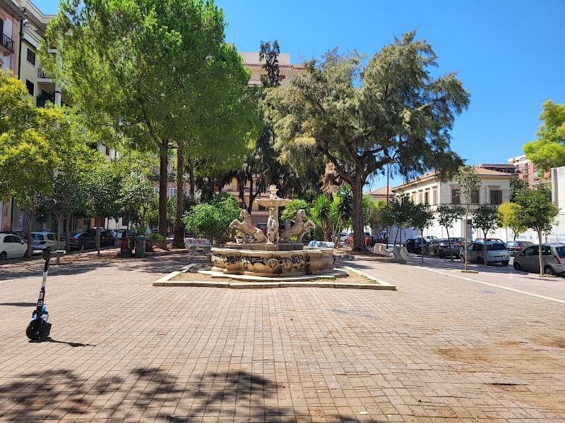 Fontana piazza Bettolo - Image 1