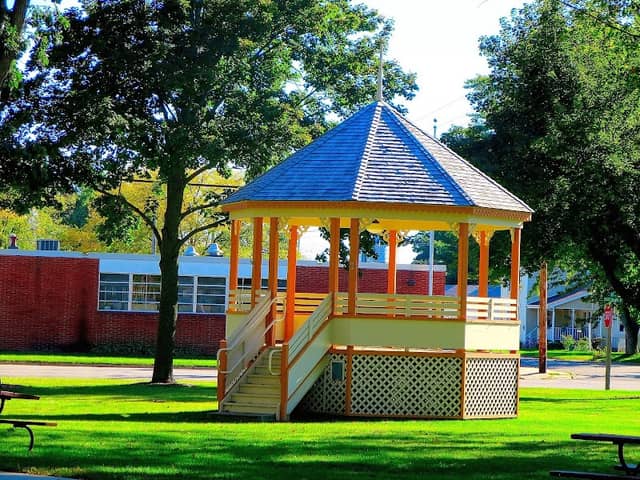 Library Park - Image 2
