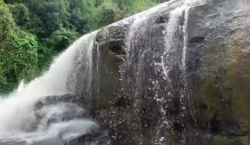 Private Waterfalls @ Kollimalai - Image 1