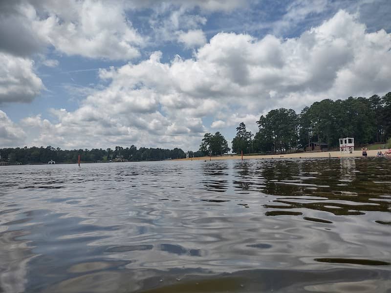 Claystone beach parking - Image 2