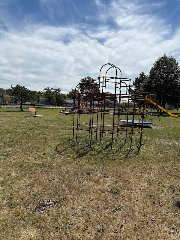 Spencer Park - Image 1