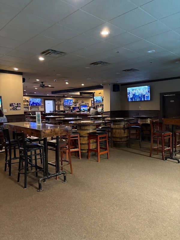 Village Square Tap House & Arcade - Image 2