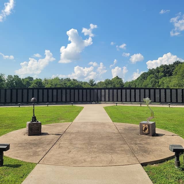 Vietnam Wall - Image 2