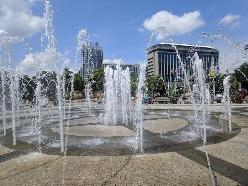 "Theater" Fountain - Image 1