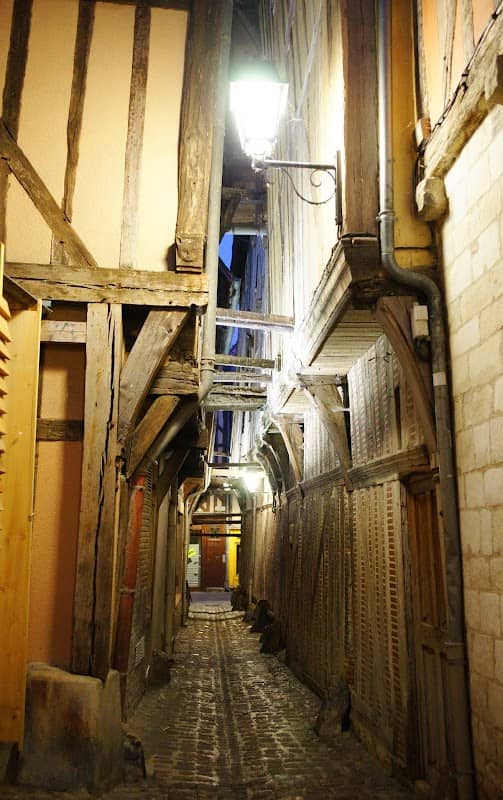 Ruelle des Chats - Image 1