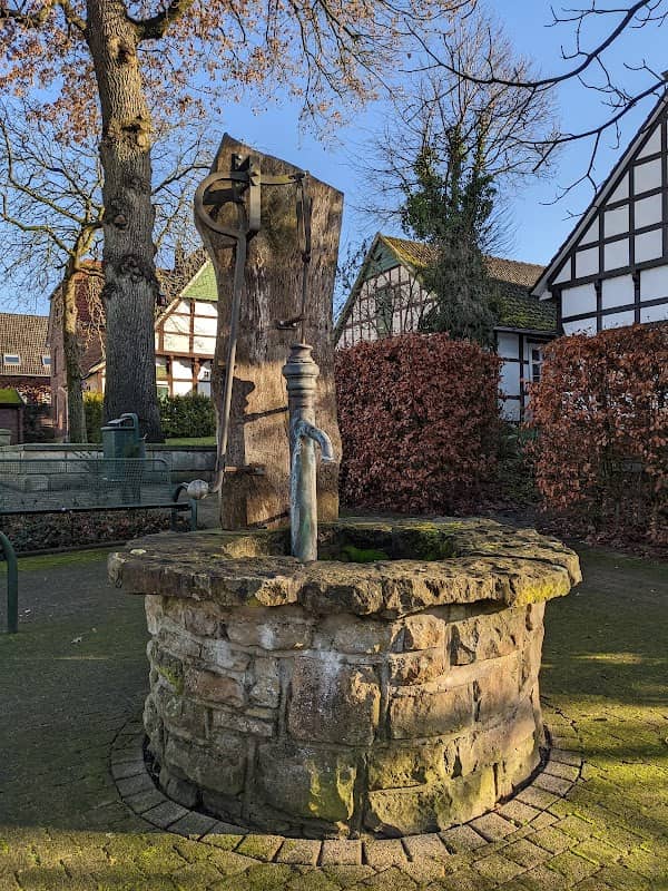 Dorfbrunnen, Hilter (neu erbaut 1985) - Image 1