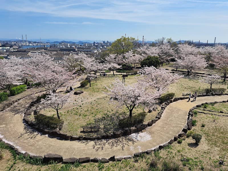 Kamejimayama Hana to Midori no Oka Park - Image 1