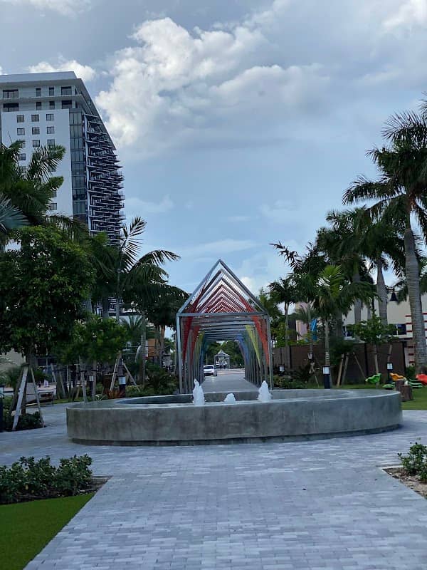LuxDoral - Image 2