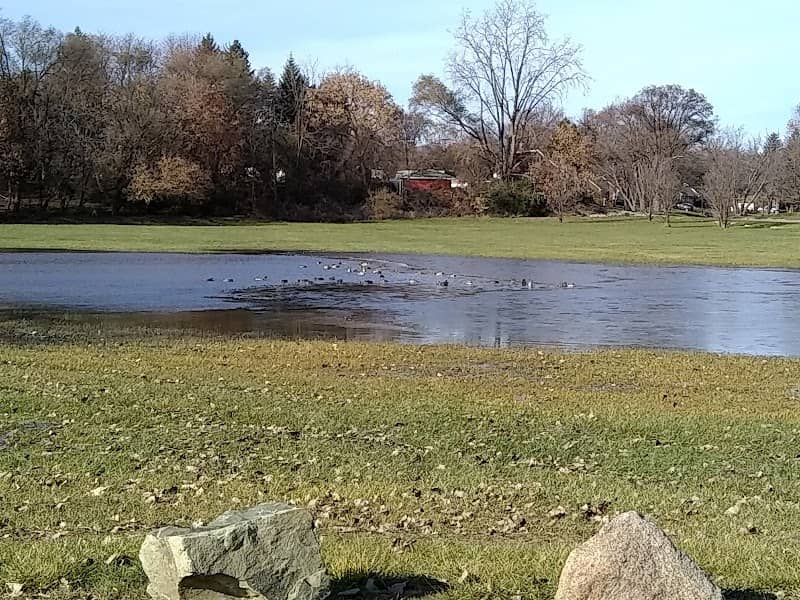 Colonial Park - Image 1