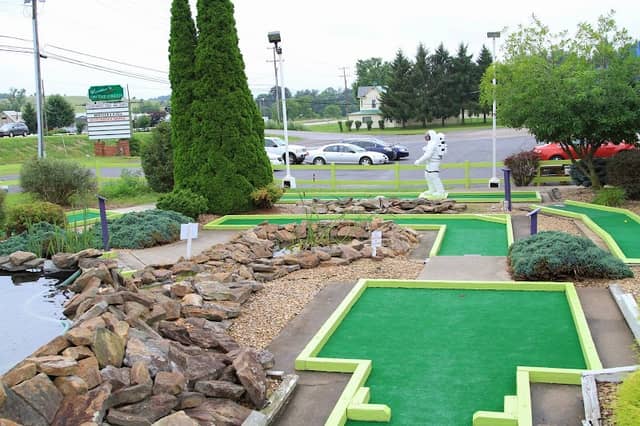 Waynesboro Golf and Games LLC. - Image 1