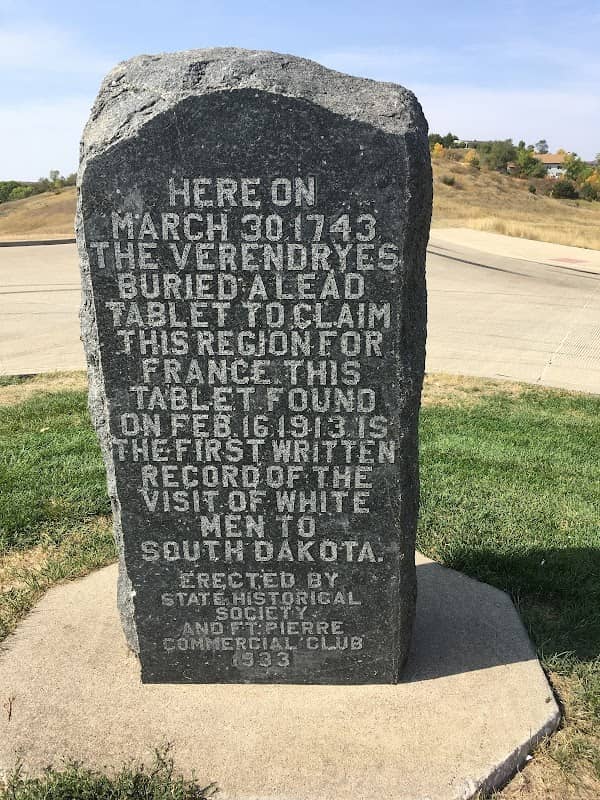 Verendrye Monument - Image 1