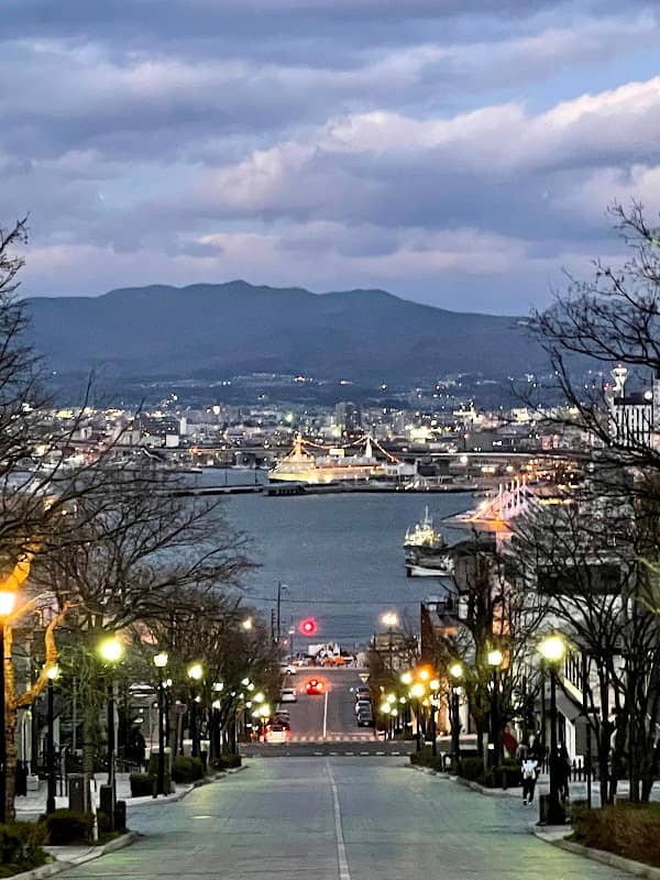 Hachiman-Zaka Slope - Image 1