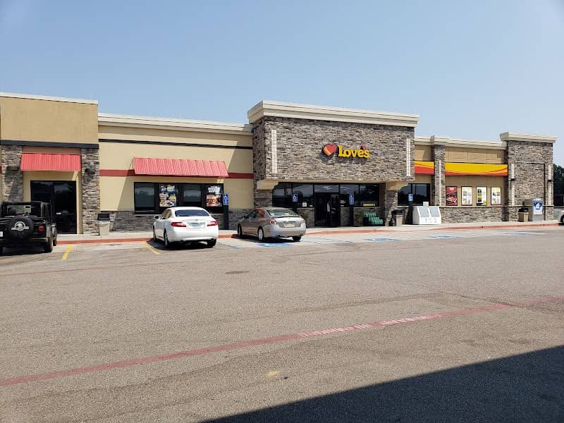 Dog Park at Love’s Travel Stops - Image 1