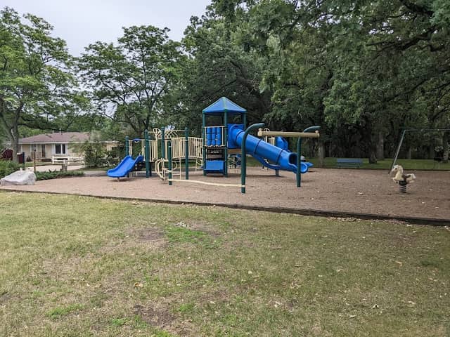 Plaza Park - Image 1