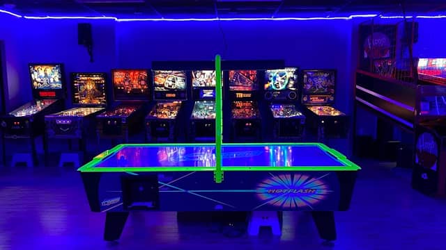 Pixel Planet Arcade - Image 1