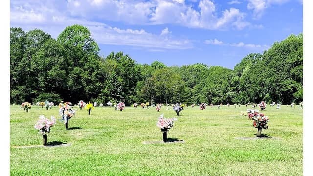 Pacolet Memorial Gardens - Image 1