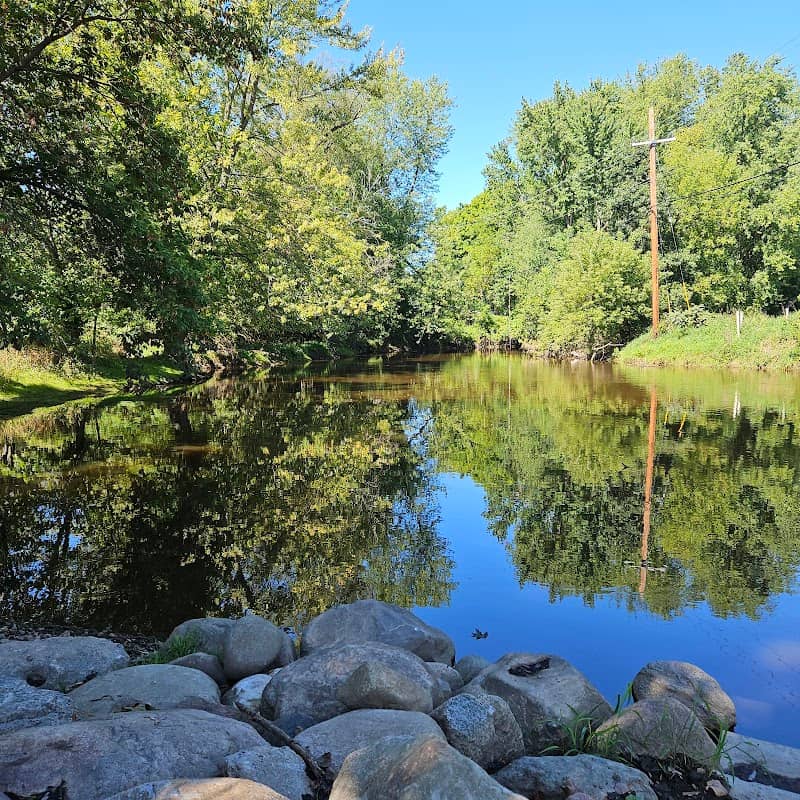 Red Cedar Bend Landing kayak launch - Image 1