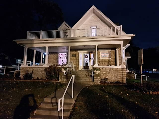 Blue Springs Historical Society - Image 1
